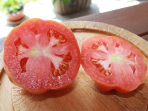 Das Innere der Ochsenherz Tomate