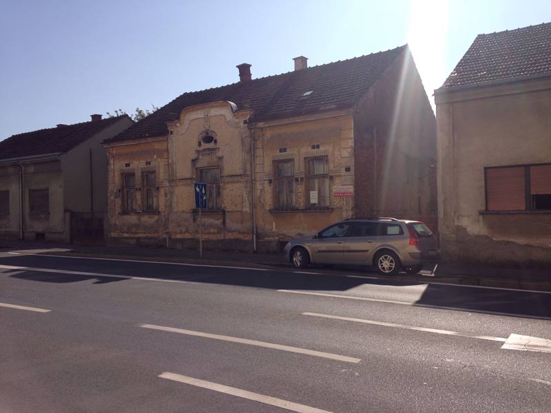 Ehemals schickes Stadthaus in Bjelovar zum Verkauf.