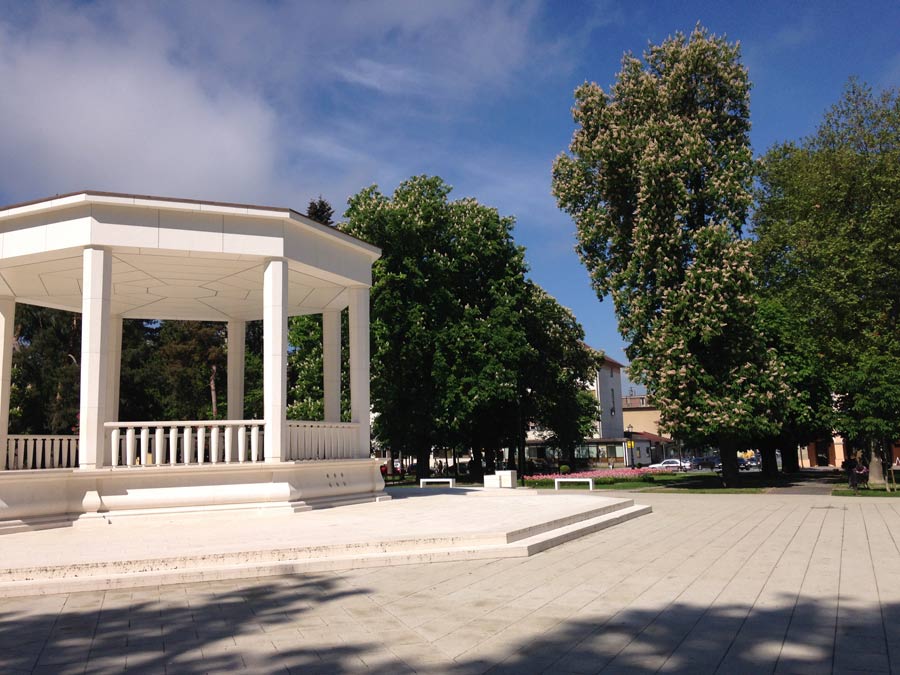 Bjelovar mit Pavillon im Zentrum