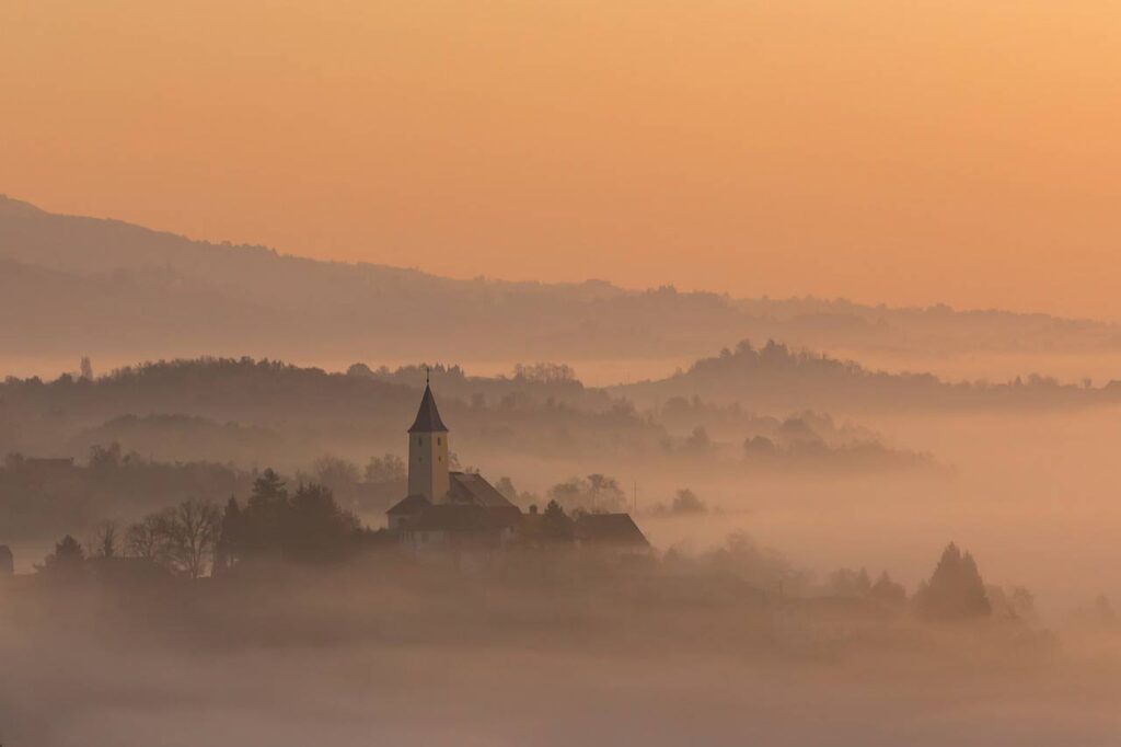 Ganz früh am Morgen mit Sonnenaufgang in Kroatien