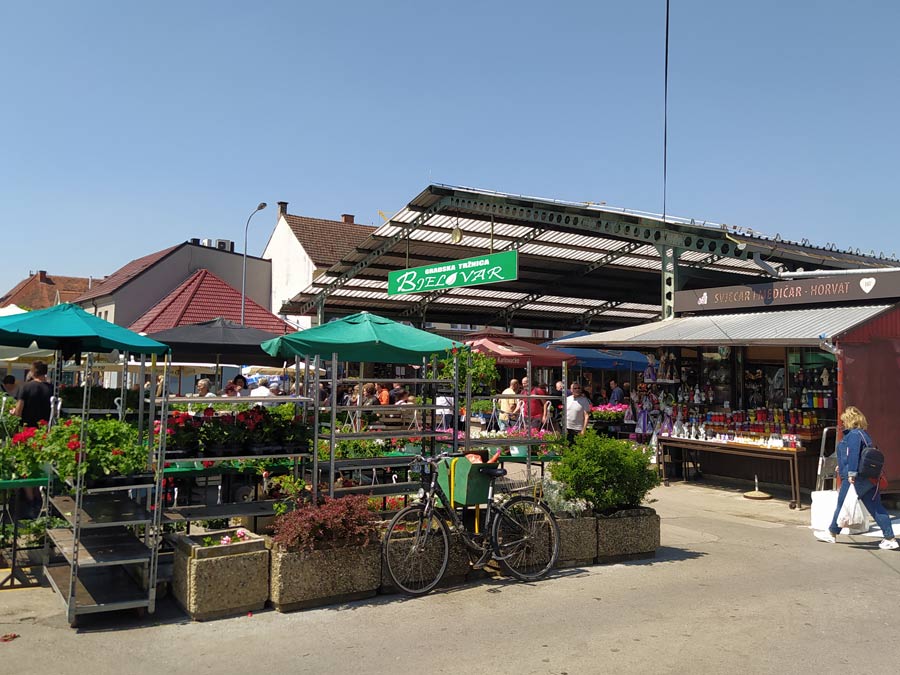 Täglicher Markt in Bjelovar. Hier Juni 2023.